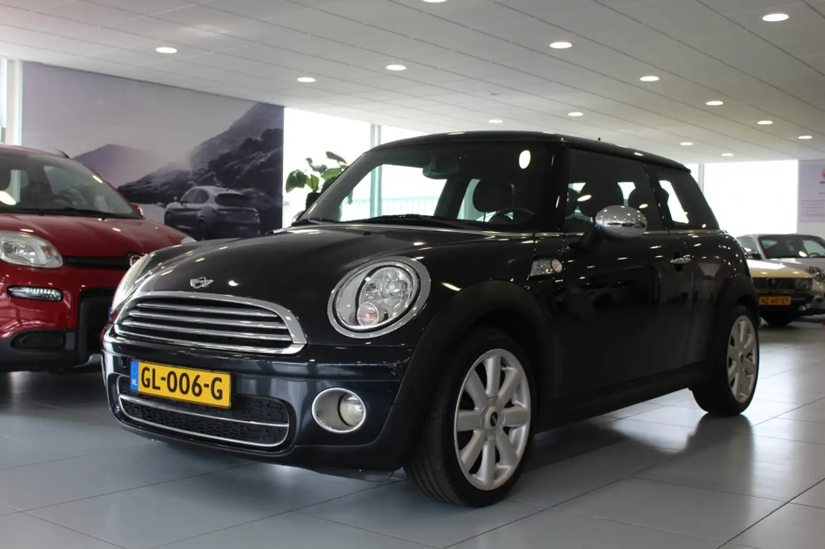 MINI Cooper Mini 1.6 Pepper/AIRCO/PDC Zwart - 2