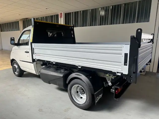 Piaggio Porter view 5