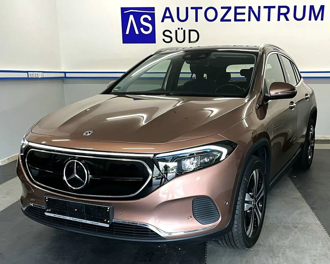 Mercedes-Benz EQA 250 NAVI KAM PANO AHK LED Bruin - 1