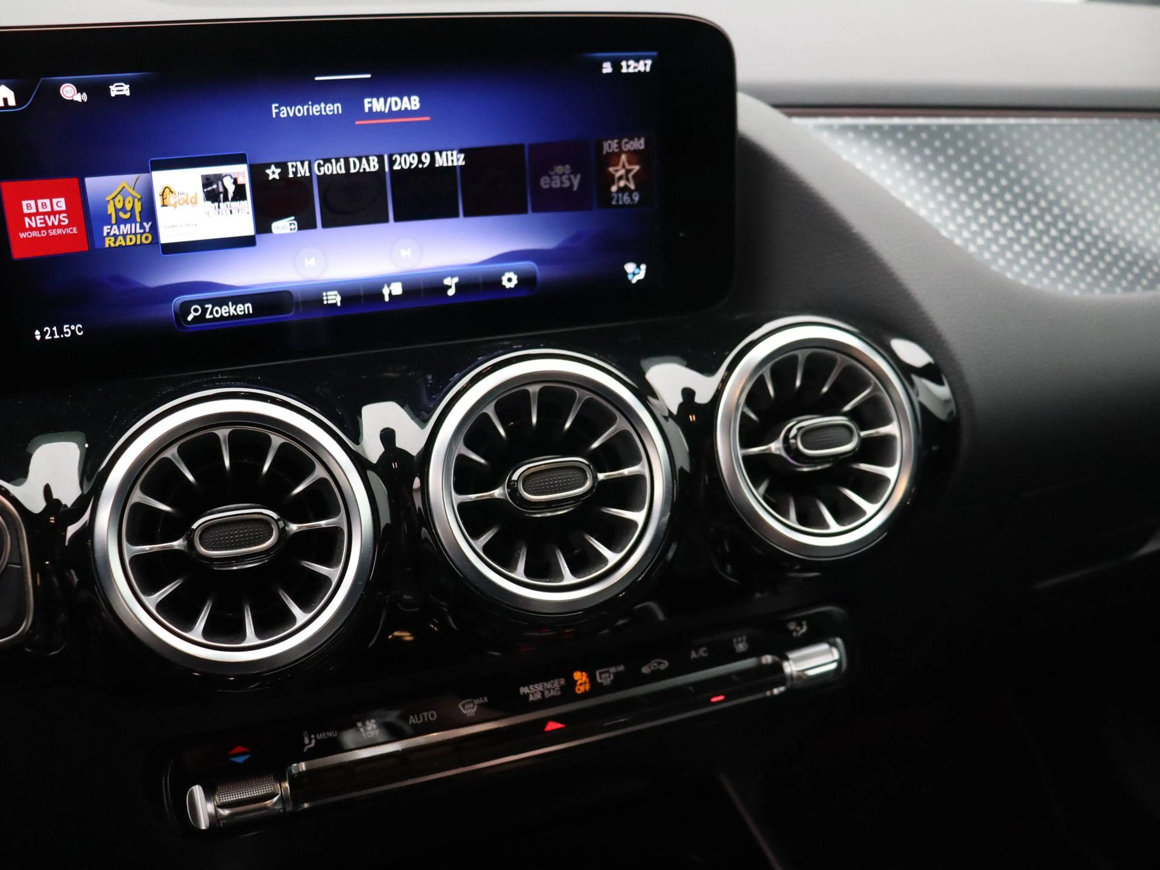 Mercedes-Benz EQA 250 250+ Business Line — photo 13