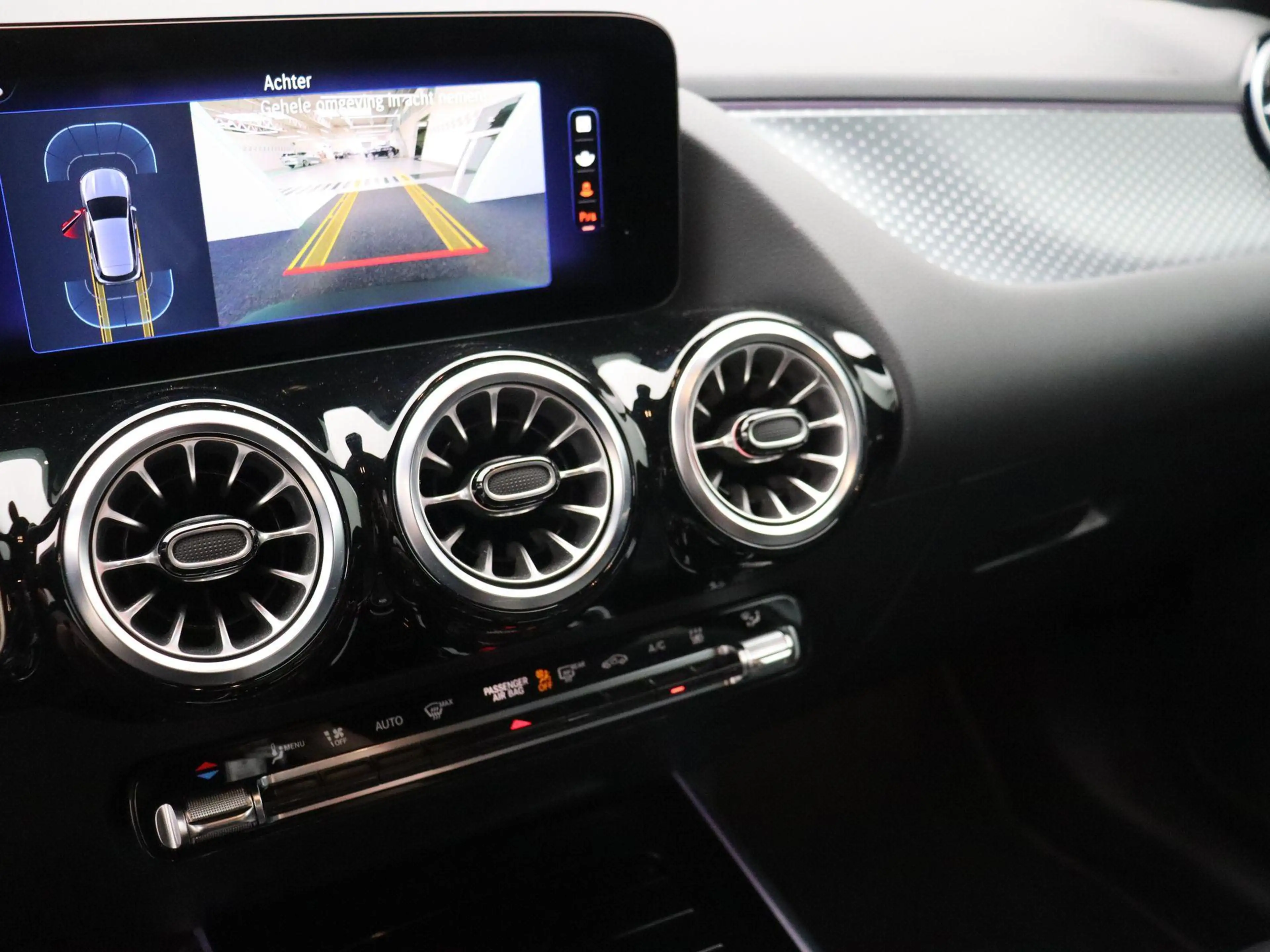 Mercedes-Benz EQA 250 250+ Business Line — photo 14