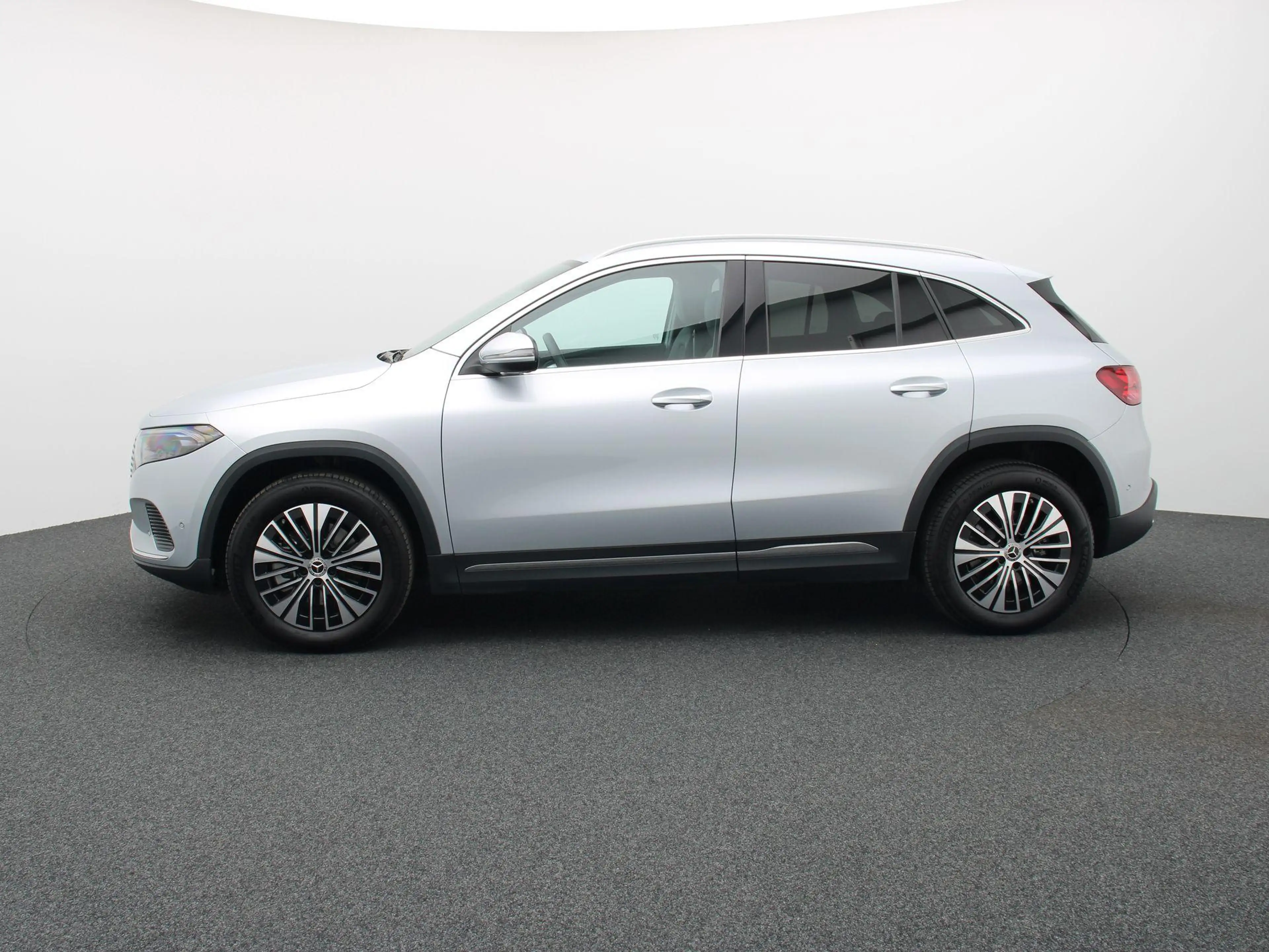 Mercedes-Benz EQA 250 250+ Business Line — photo 4