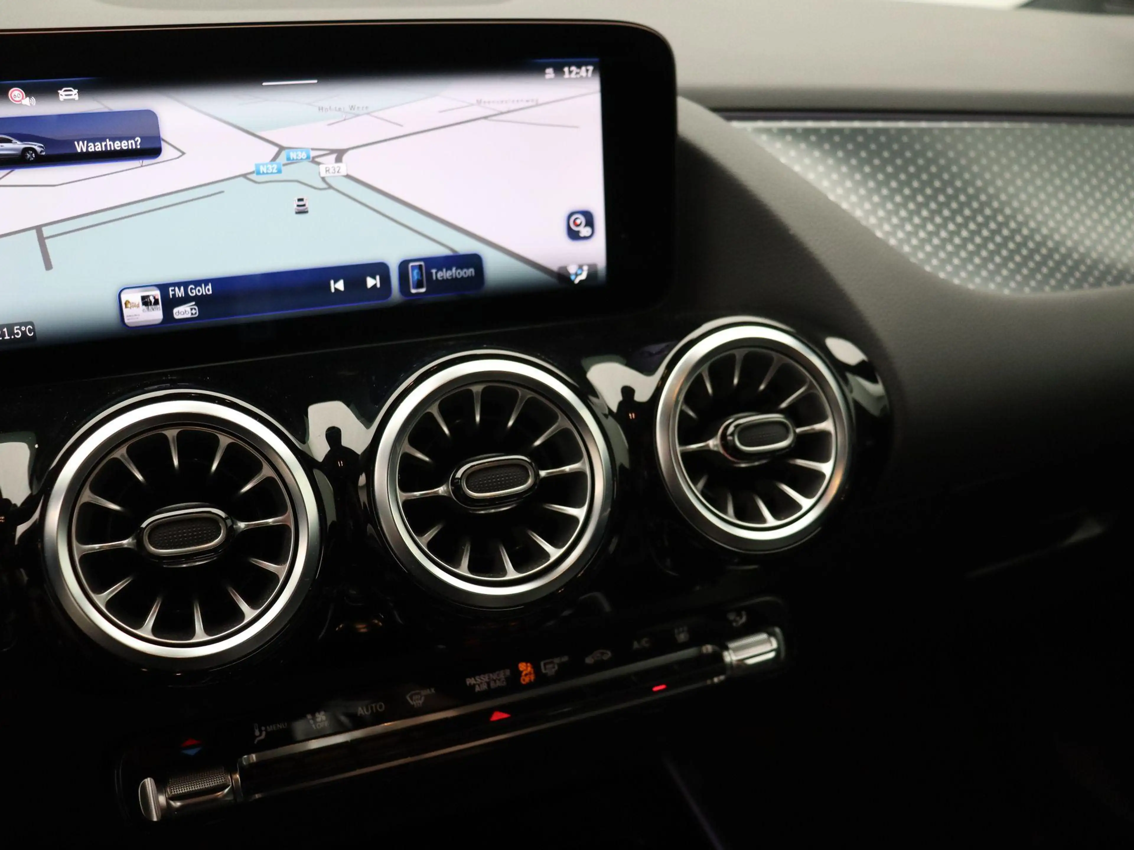 Mercedes-Benz EQA 250 250+ Business Line — photo 15