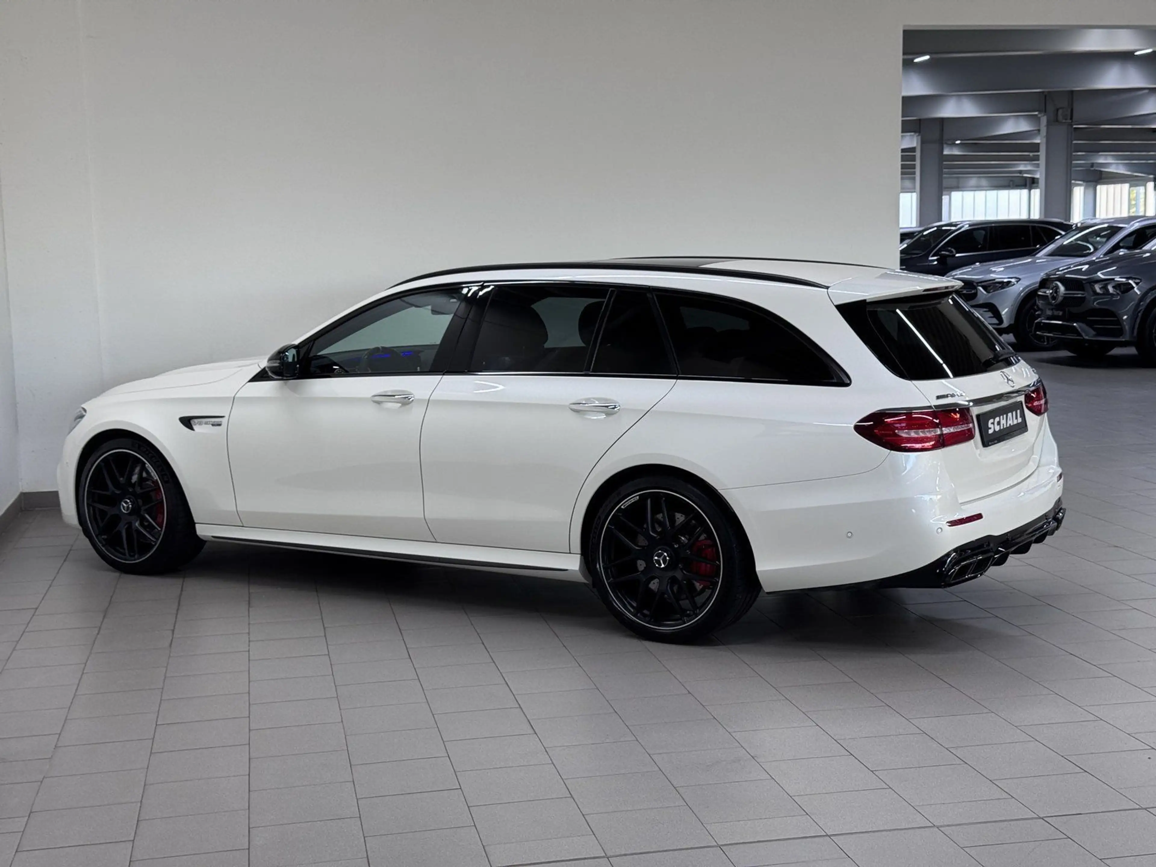 Mercedes-Benz E 63 AMG E 63 S AMG T 4M PERF.AGA+NIGHT+DIST+PANO+AHK+360 — photo 3