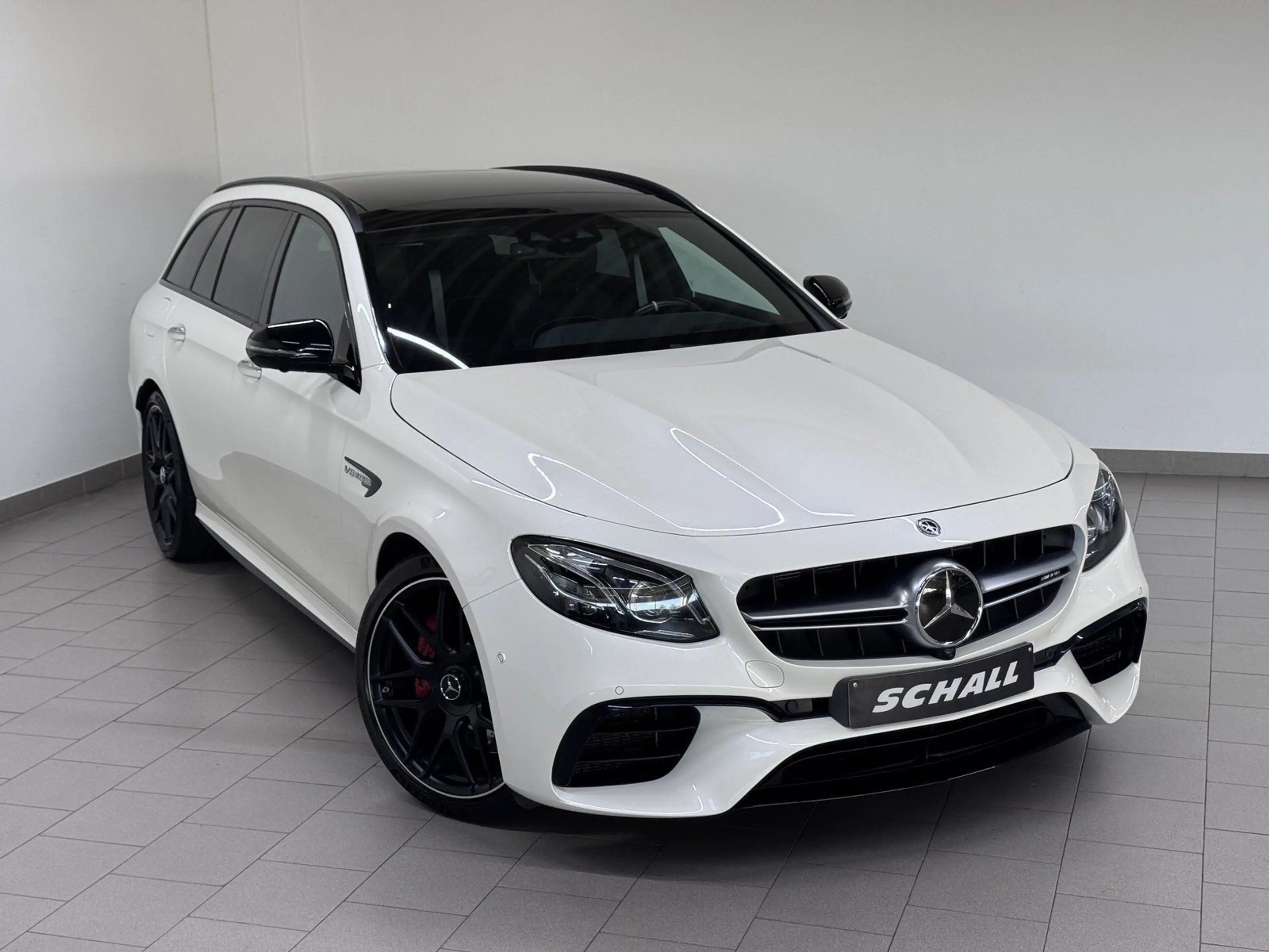 Mercedes-Benz E 63 AMG E 63 S AMG T 4M PERF.AGA+NIGHT+DIST+PANO+AHK+360 — photo 2