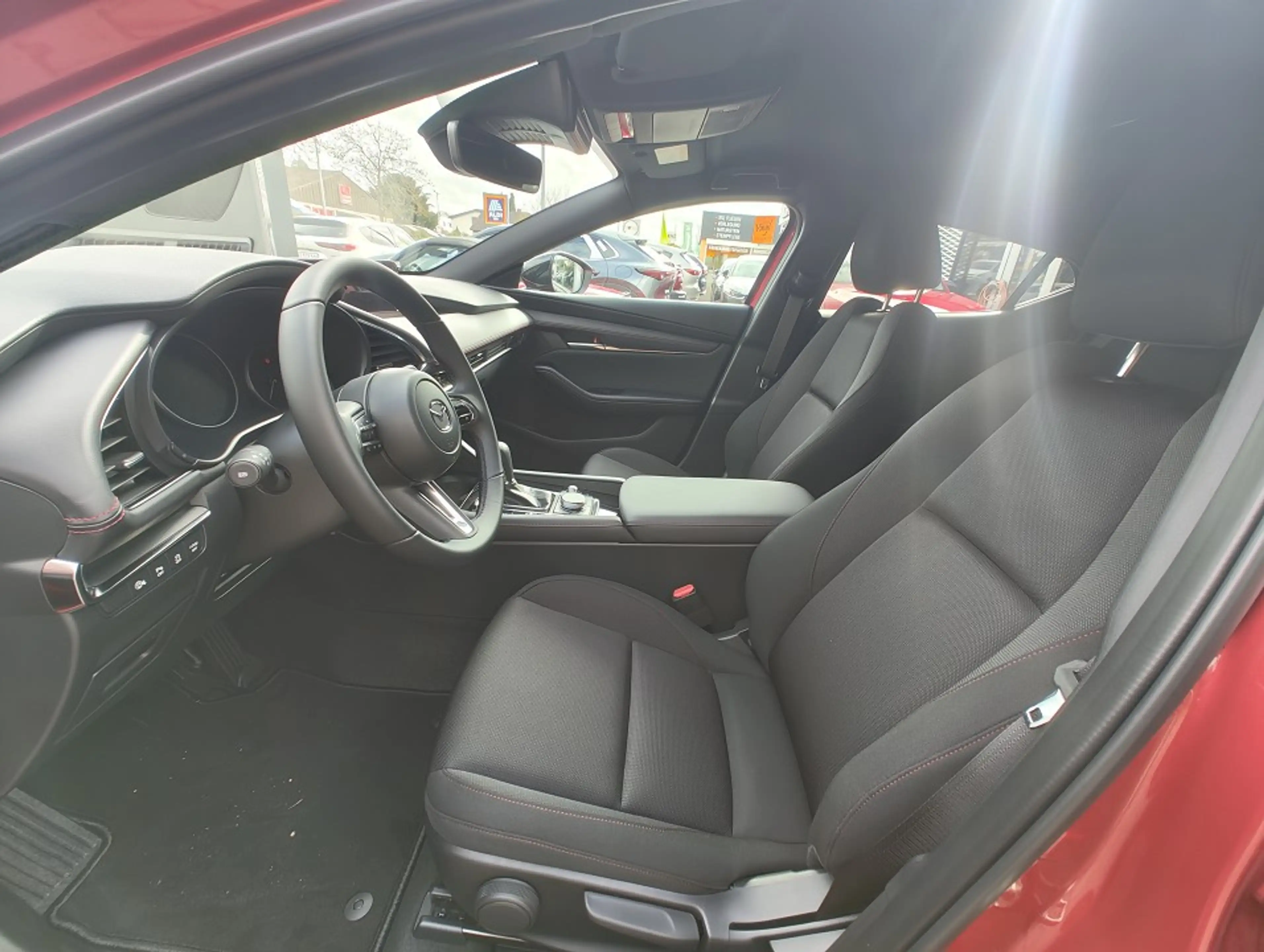 Mazda 3 2.5L e-SKYACTIV G FWD Homura — photo 11