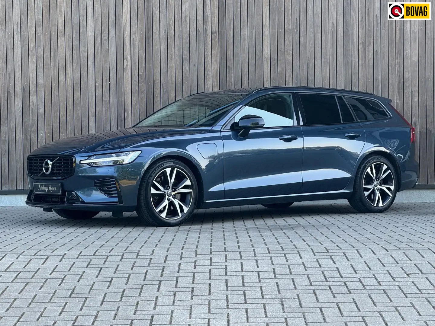 Volvo V60 2.0 T6 Recharge AWD R-Design / Trekhaak / ACC / Blauw - 1