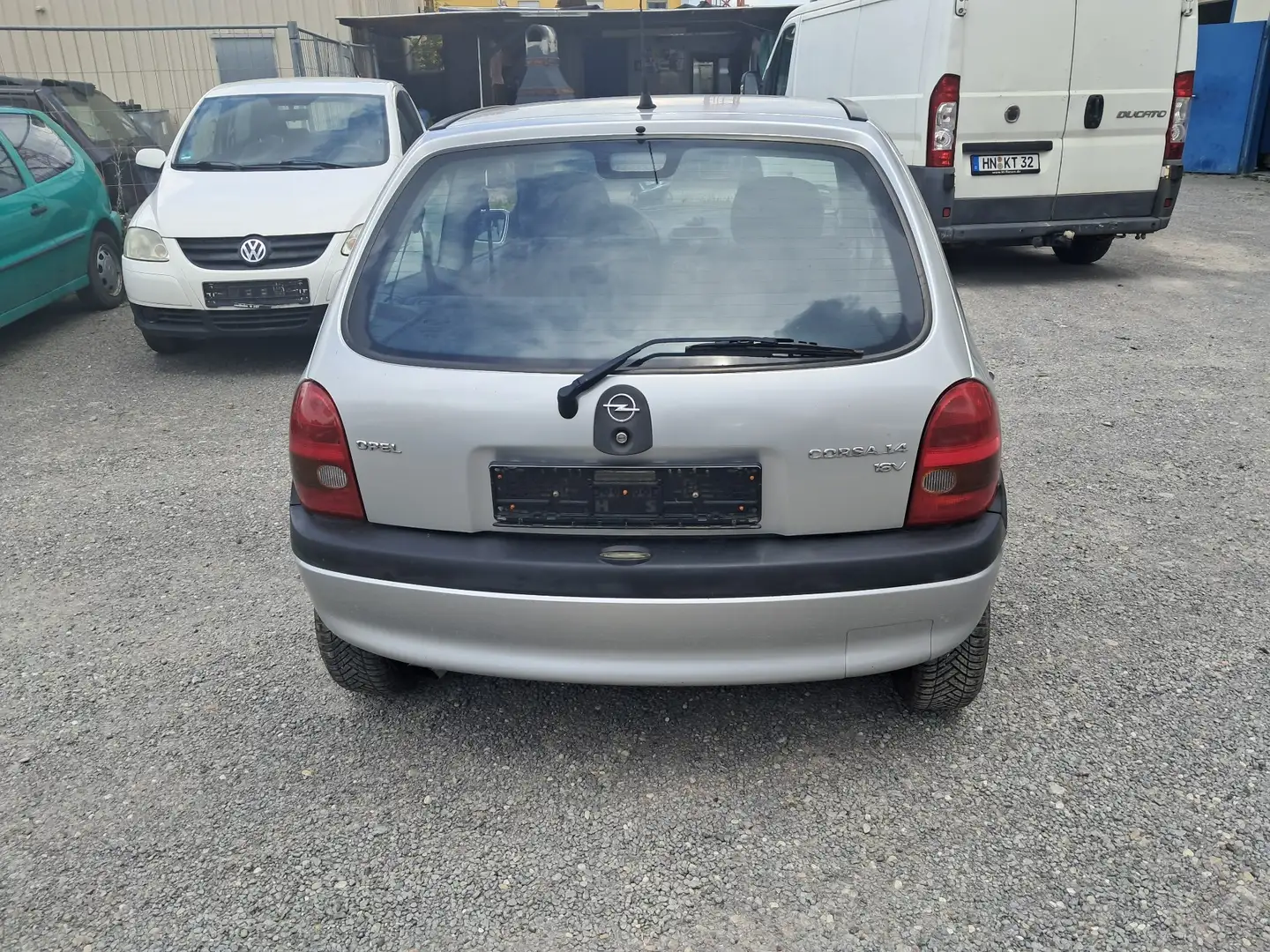 Opel Corsa 16V Advantage Automatik getriebe Plateado - 2