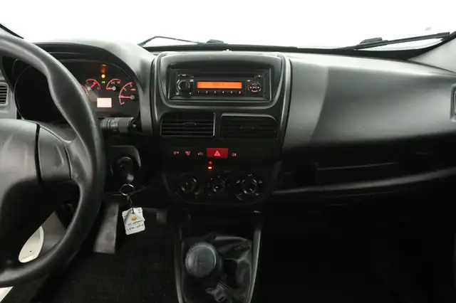 Opel Combo view 11