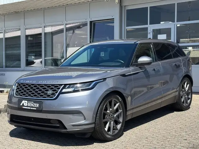 Land Rover Range Rover Velar view 3