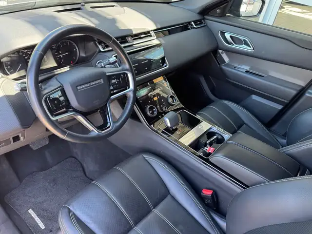 Land Rover Range Rover Velar view 11