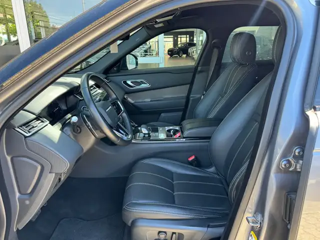 Land Rover Range Rover Velar view 12