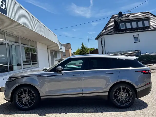 Land Rover Range Rover Velar view 8