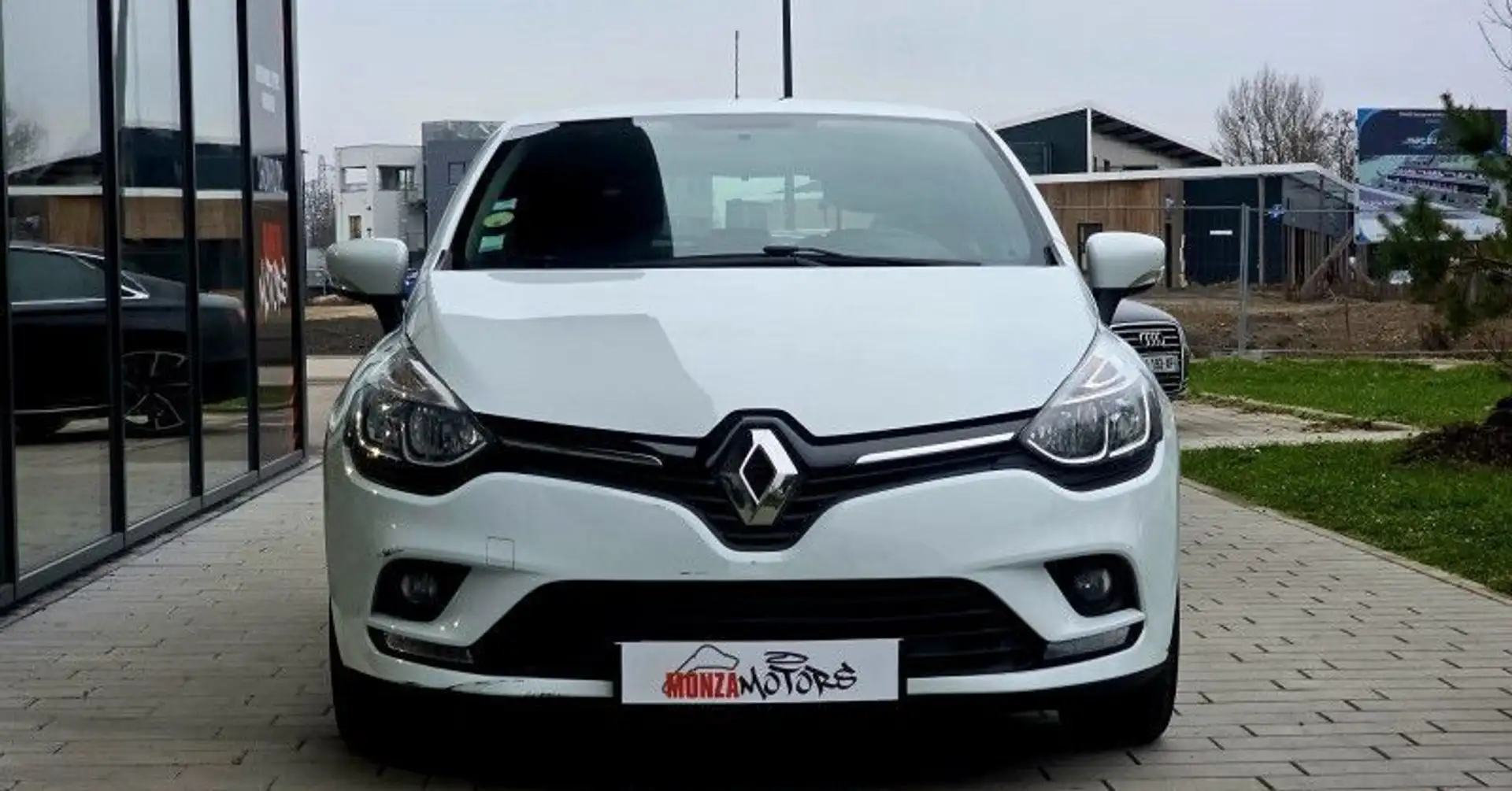 Renault Clio IV 1.5 DCI 90CH ENERGY BUSINESS 5P EURO6C Blanc - 2