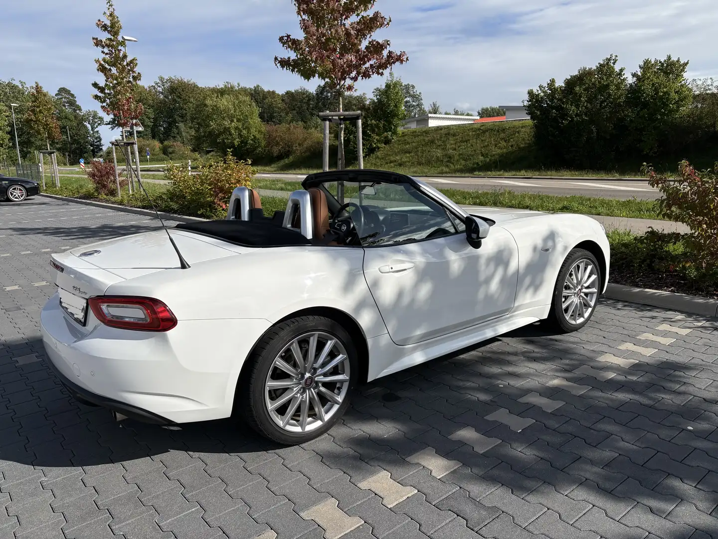 Fiat 124 Spider 124 Spider 1.4 MultiAir Turbo Lusso Weiß - 1