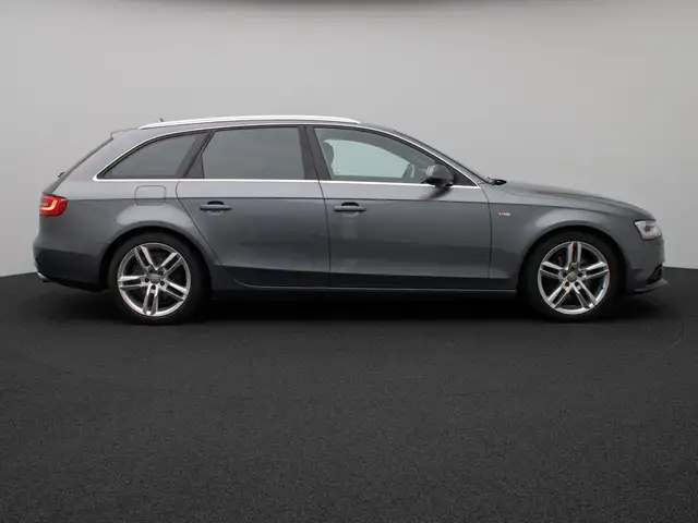 Audi A4 view 5
