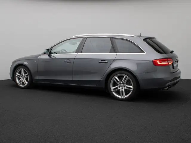 Audi A4 view 10