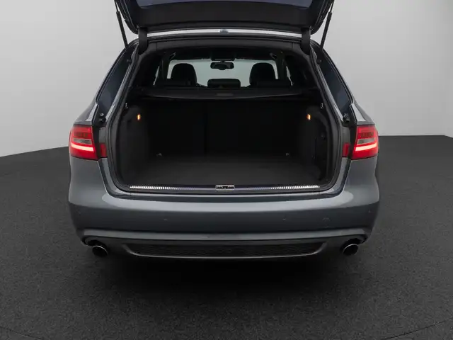 Audi A4 view 13