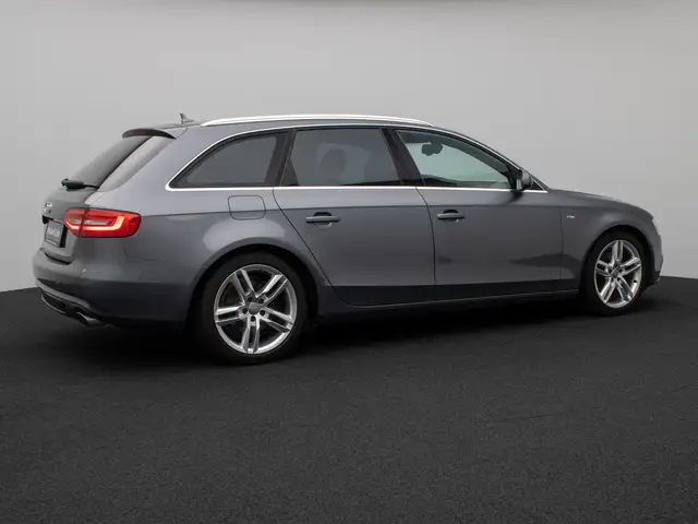Audi A4 view 6