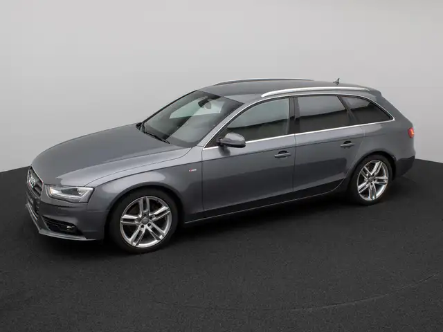 Audi A4 view 12