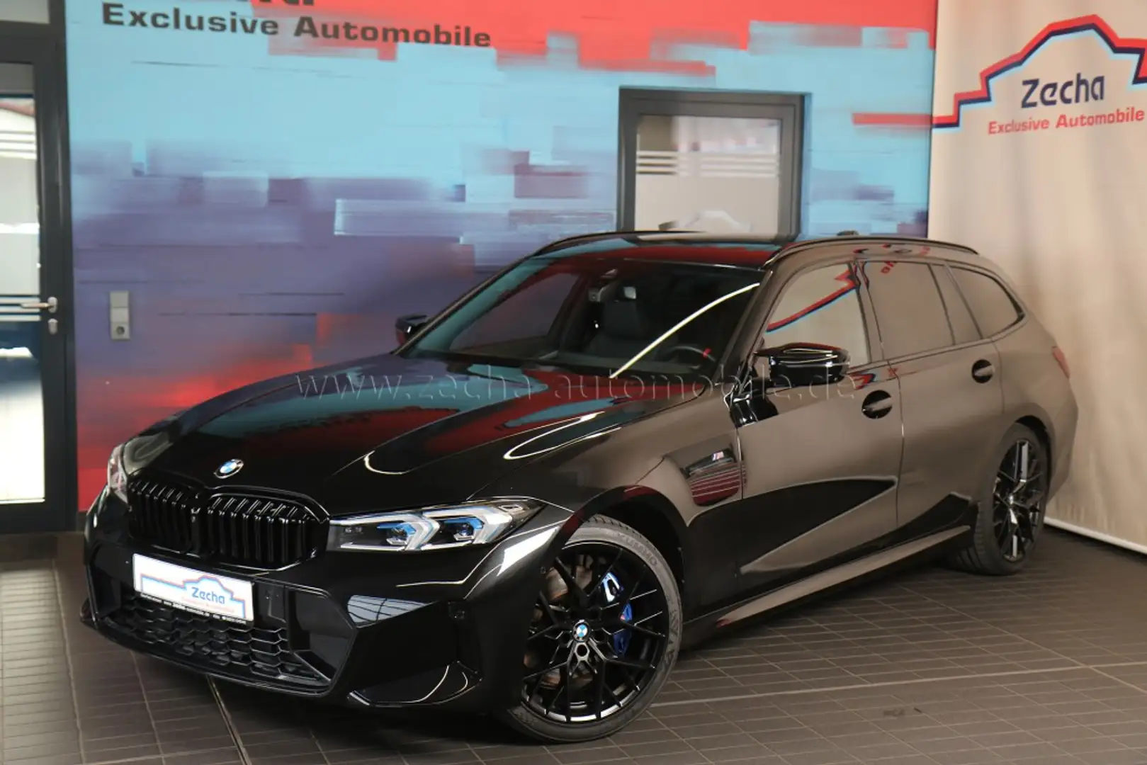 BMW 340 xDr.Tour. AHK Panod. eSitze Park+ adapLED Noir - 1