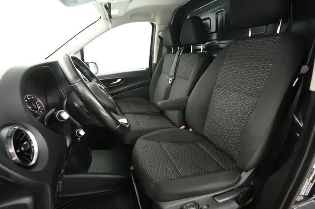 Mercedes-Benz Vito view 9