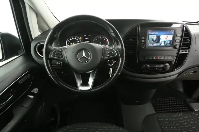Mercedes-Benz Vito view 2