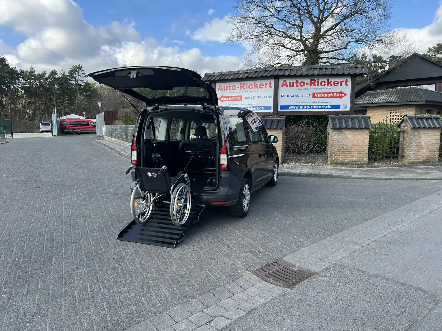 Volkswagen Caddy neues Modell, neuer Rollstuhlumbau Noir - 2