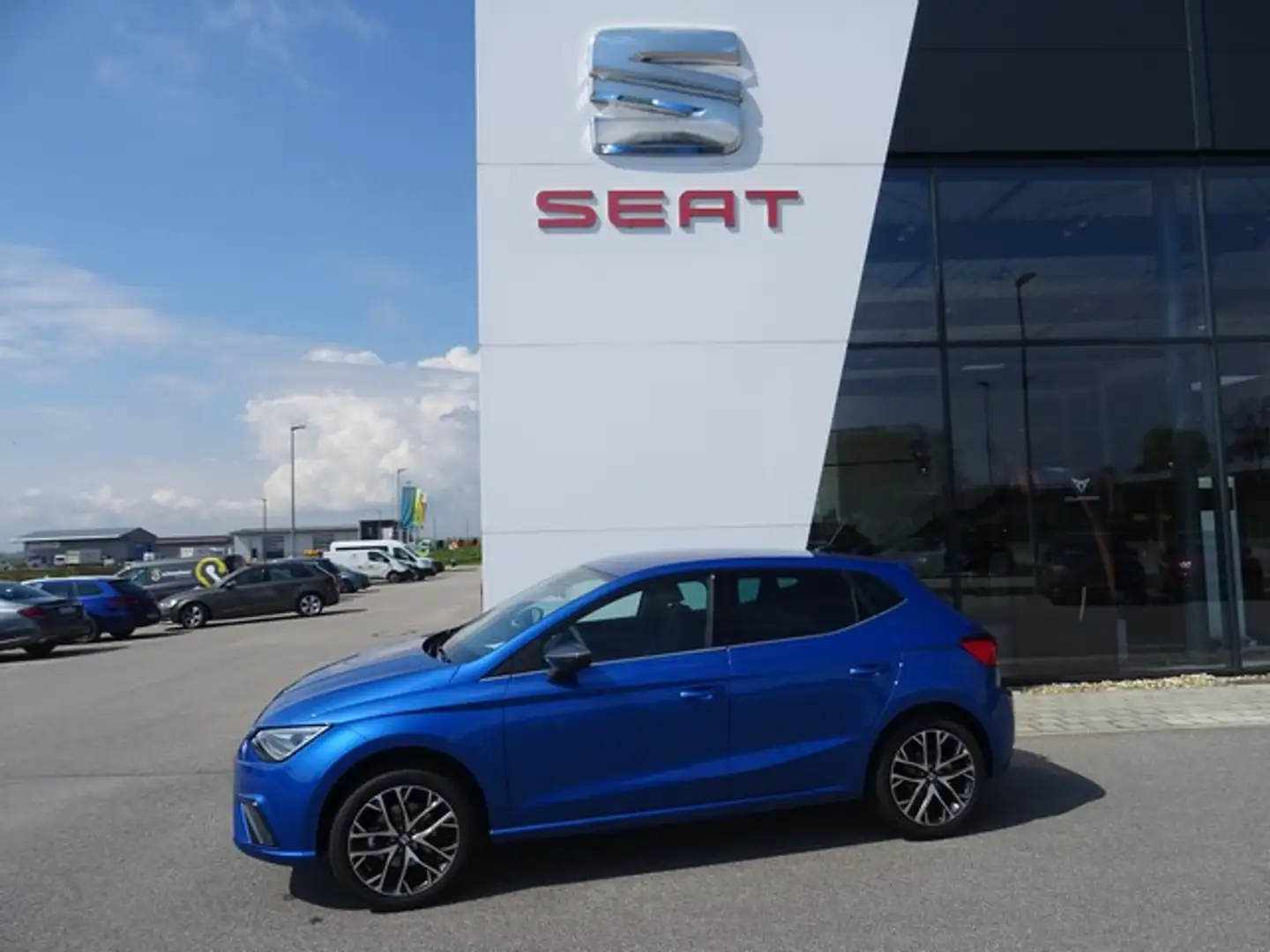 SEAT Ibiza Ibiza 1.0 TSI XCELLENCE 110PS 17´´Alu Navi PDC Kam Blauw - 1