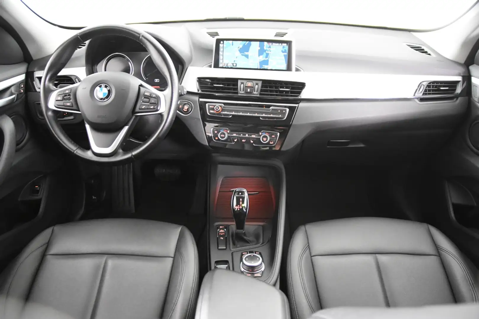 BMW X1 sDrive18i *1ste Eigenaar*Leder*Navigatie*Trekhaak* Zilver - 2
