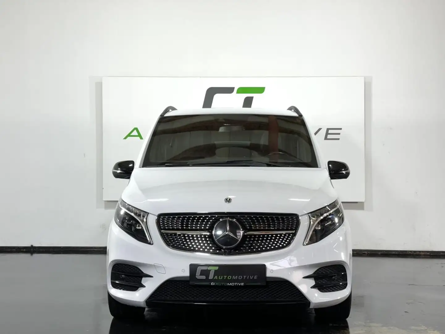 Mercedes-Benz V 300 D 4Matic Lang AMG-Line Aut. Weiß - 2