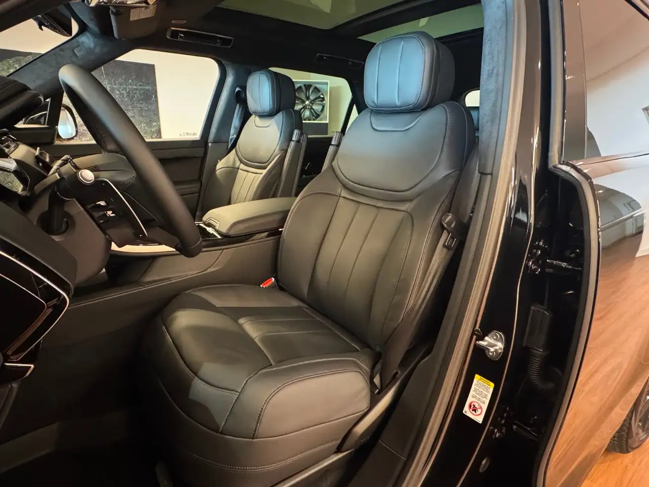 Land Rover Range Rover Sport снимка Land Rover Range Rover Sport