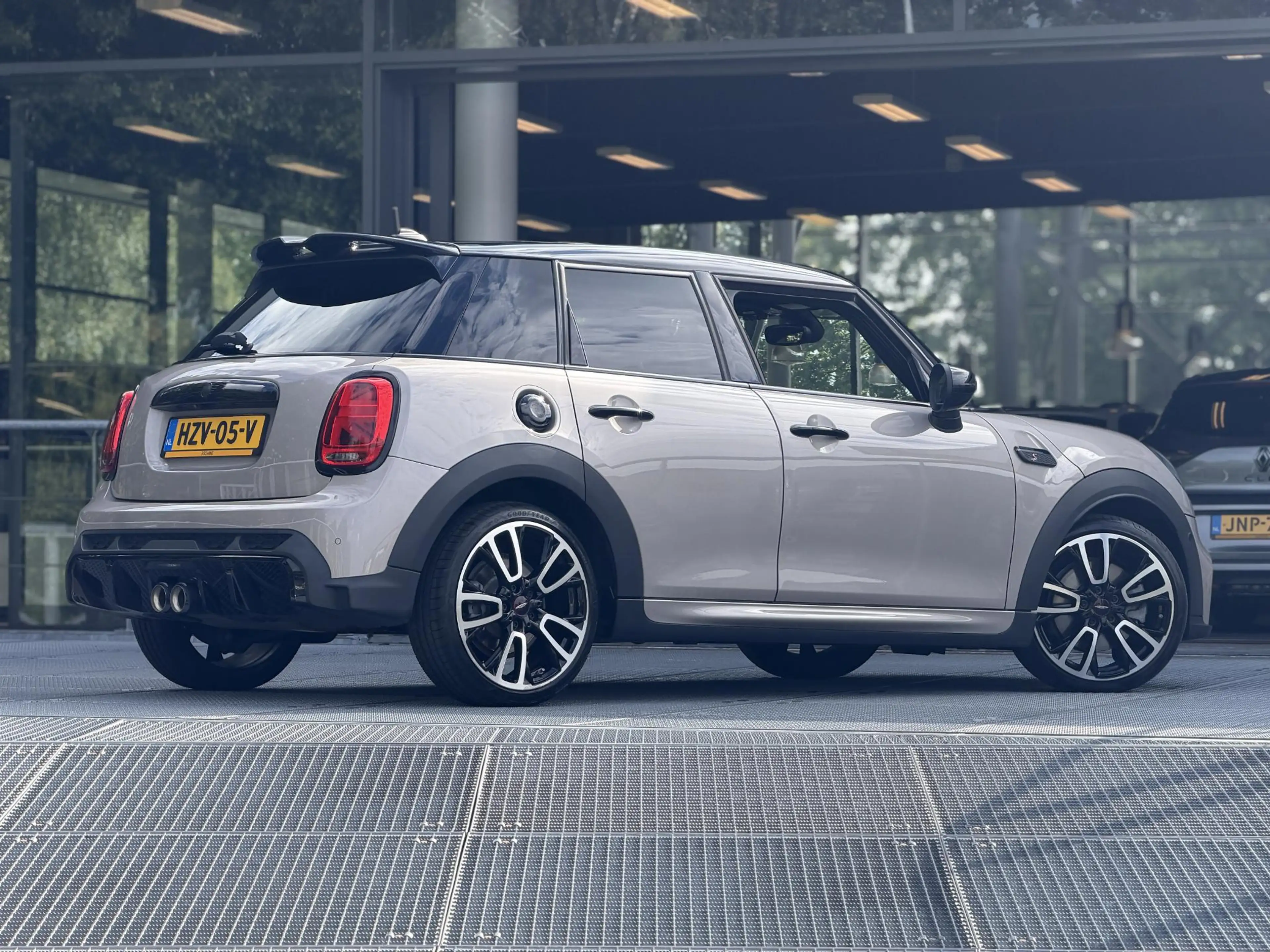 MINI Cooper S 5-Deurs 2.0 John Cooper Works Automaat 178PK | Pan — photo 2