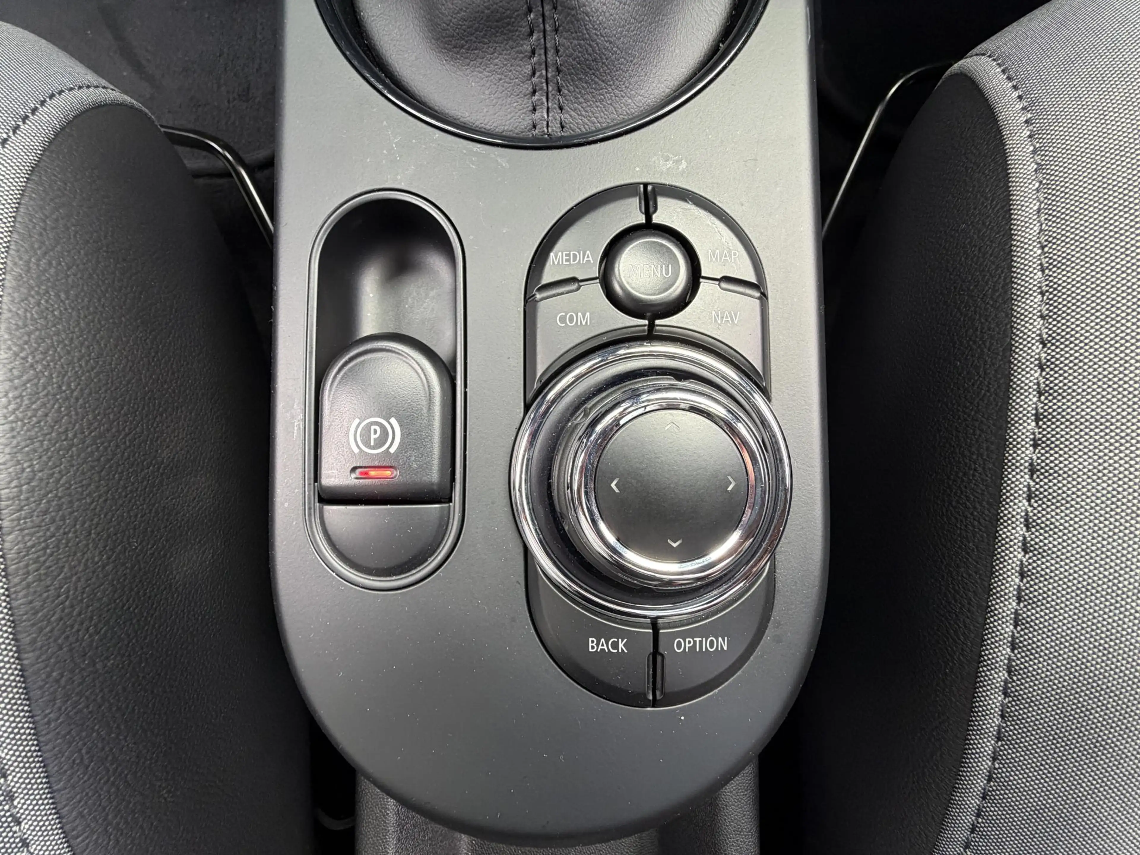 MINI Cooper S 5-Deurs 2.0 John Cooper Works Automaat 178PK | Pan — photo 35