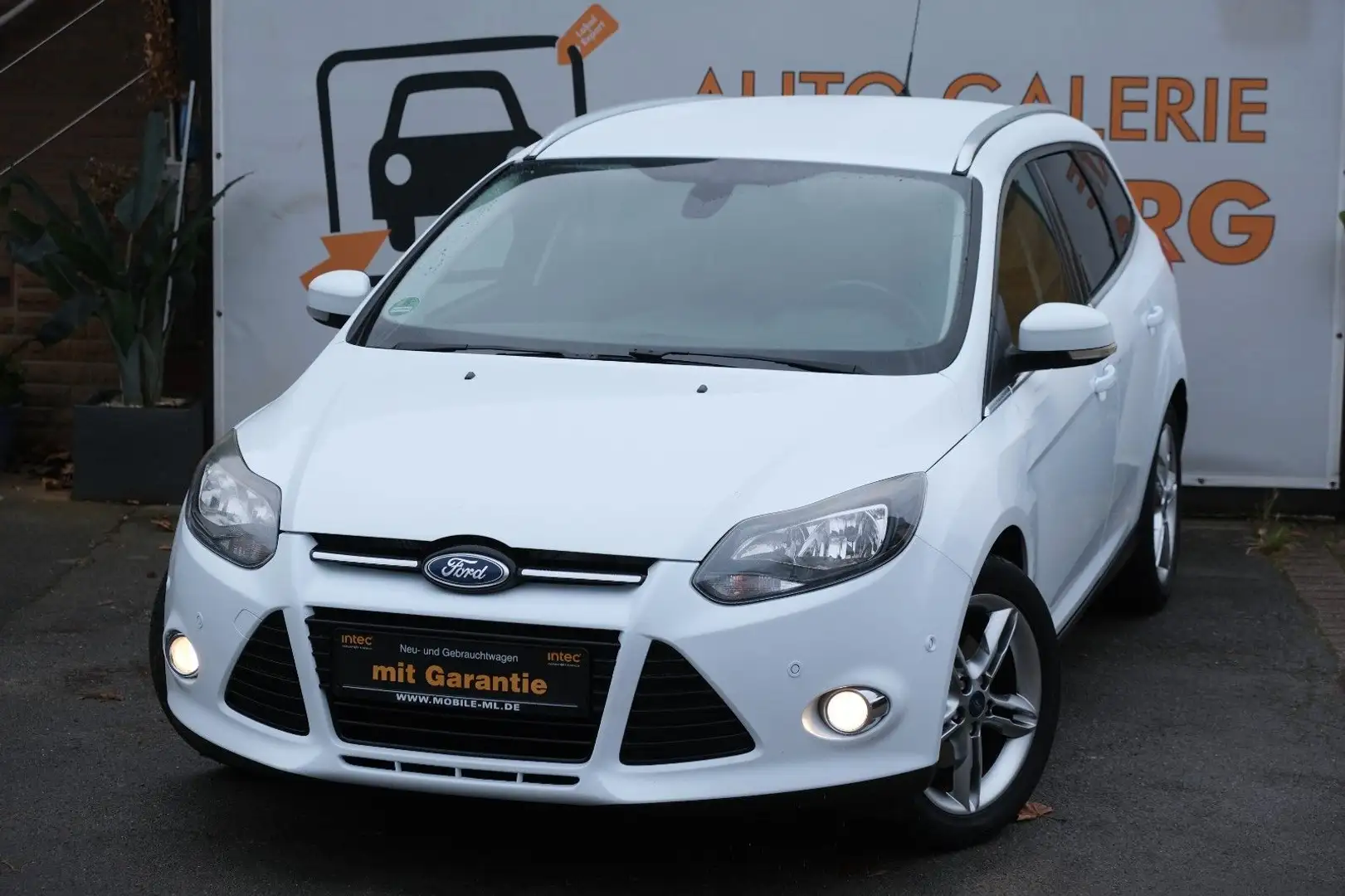 Ford Focus Turnier 1.6 Titanium NAVI SHZ SCHECKHEFT Blanc - 2
