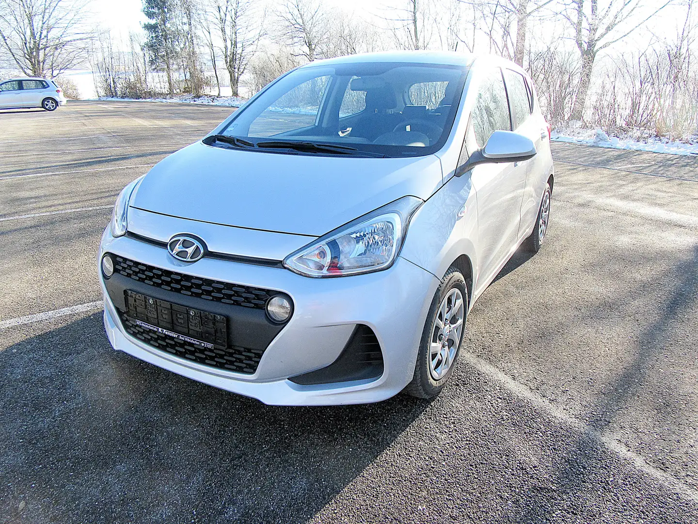 Hyundai i10 1.2 Trend Argent - 1