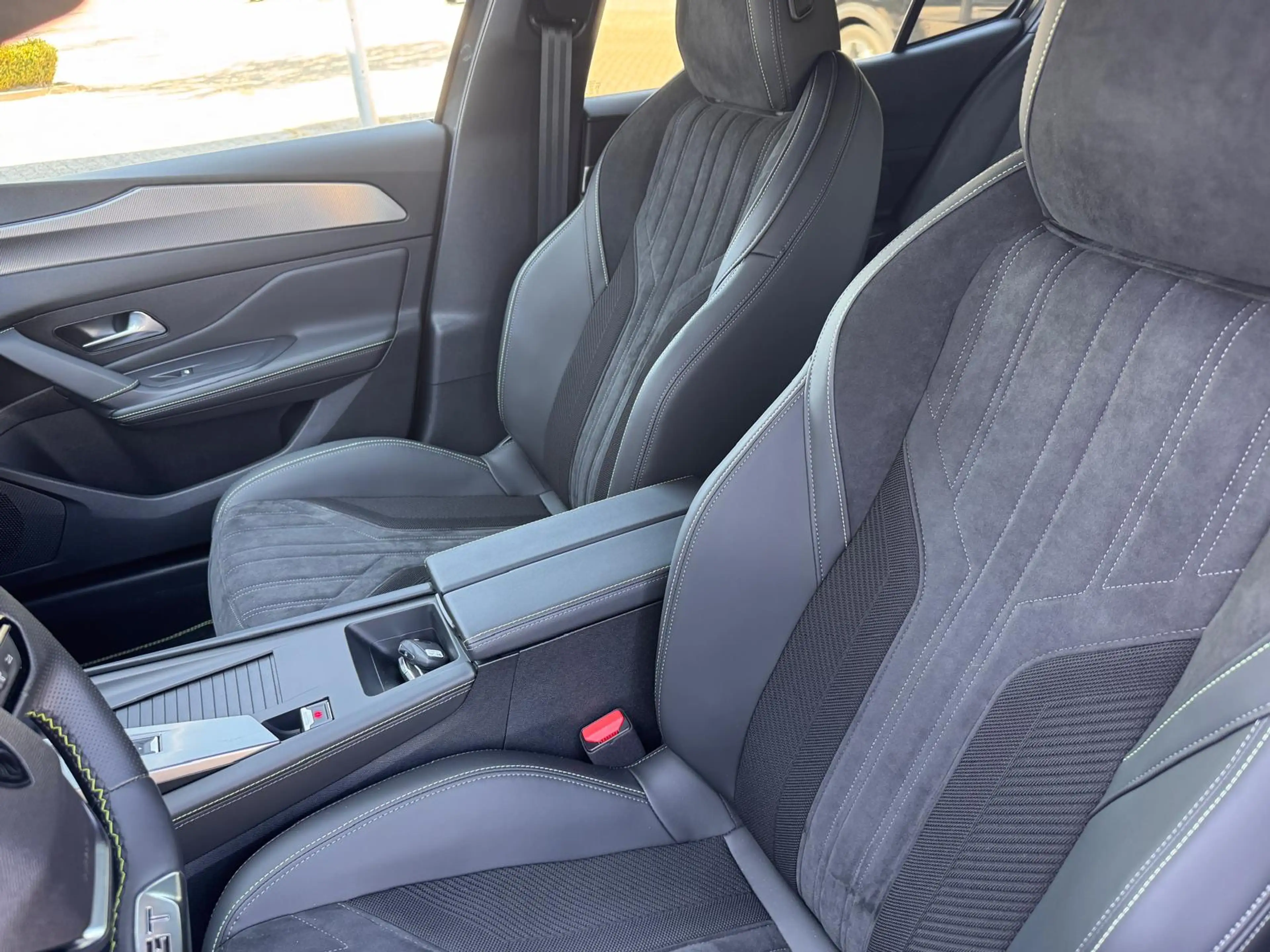 Peugeot 408 1.6 HYbrid GT | Automaat | Alcantara | Camera Voor — photo 10