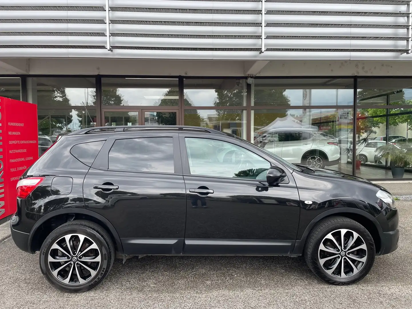 Nissan Qashqai Qashqai 1,6 dCi 360 Start/Stop 2WD 360 Start/Stop Schwarz - 2