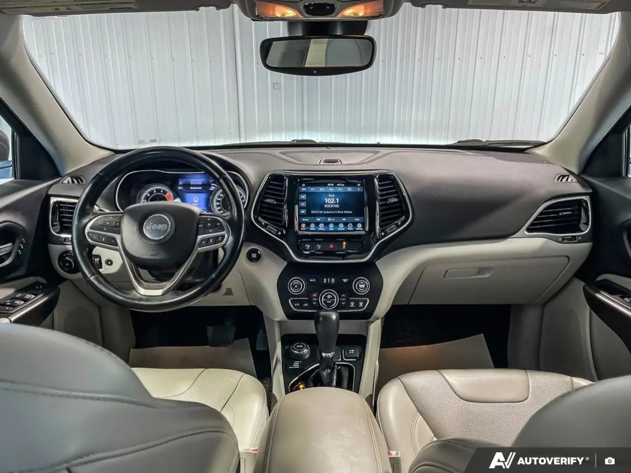 Jeep Cherokee снимка Jeep Cherokee