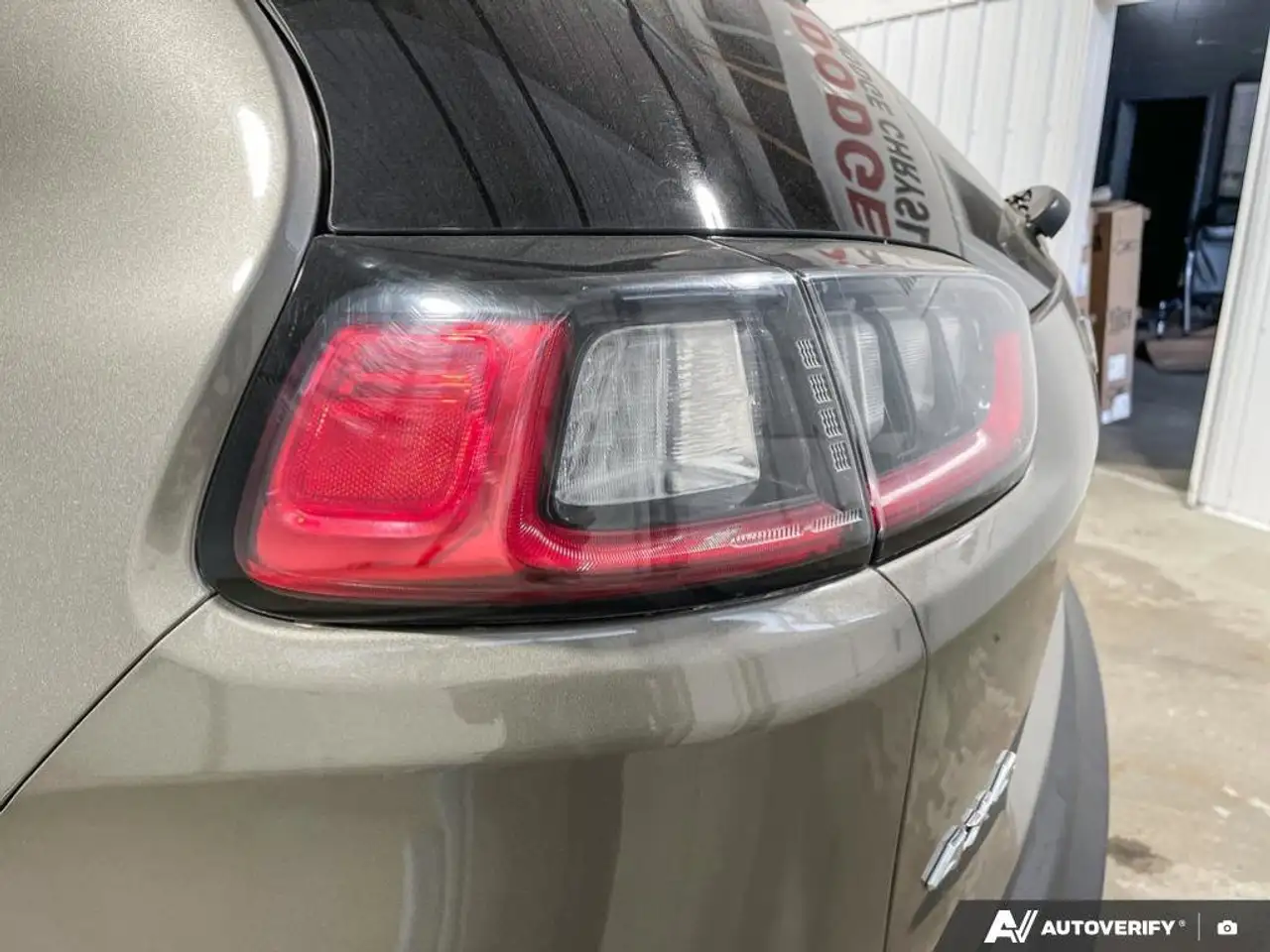 Jeep Cherokee снимка Jeep Cherokee