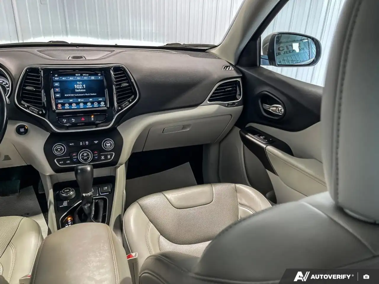 Jeep Cherokee снимка Jeep Cherokee