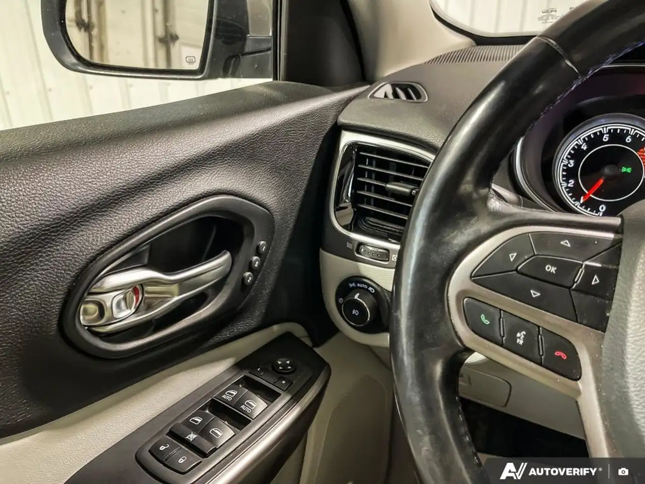 Jeep Cherokee снимка Jeep Cherokee