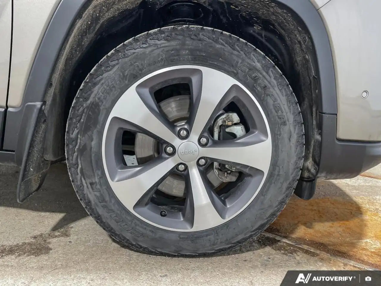 Jeep Cherokee снимка Jeep Cherokee