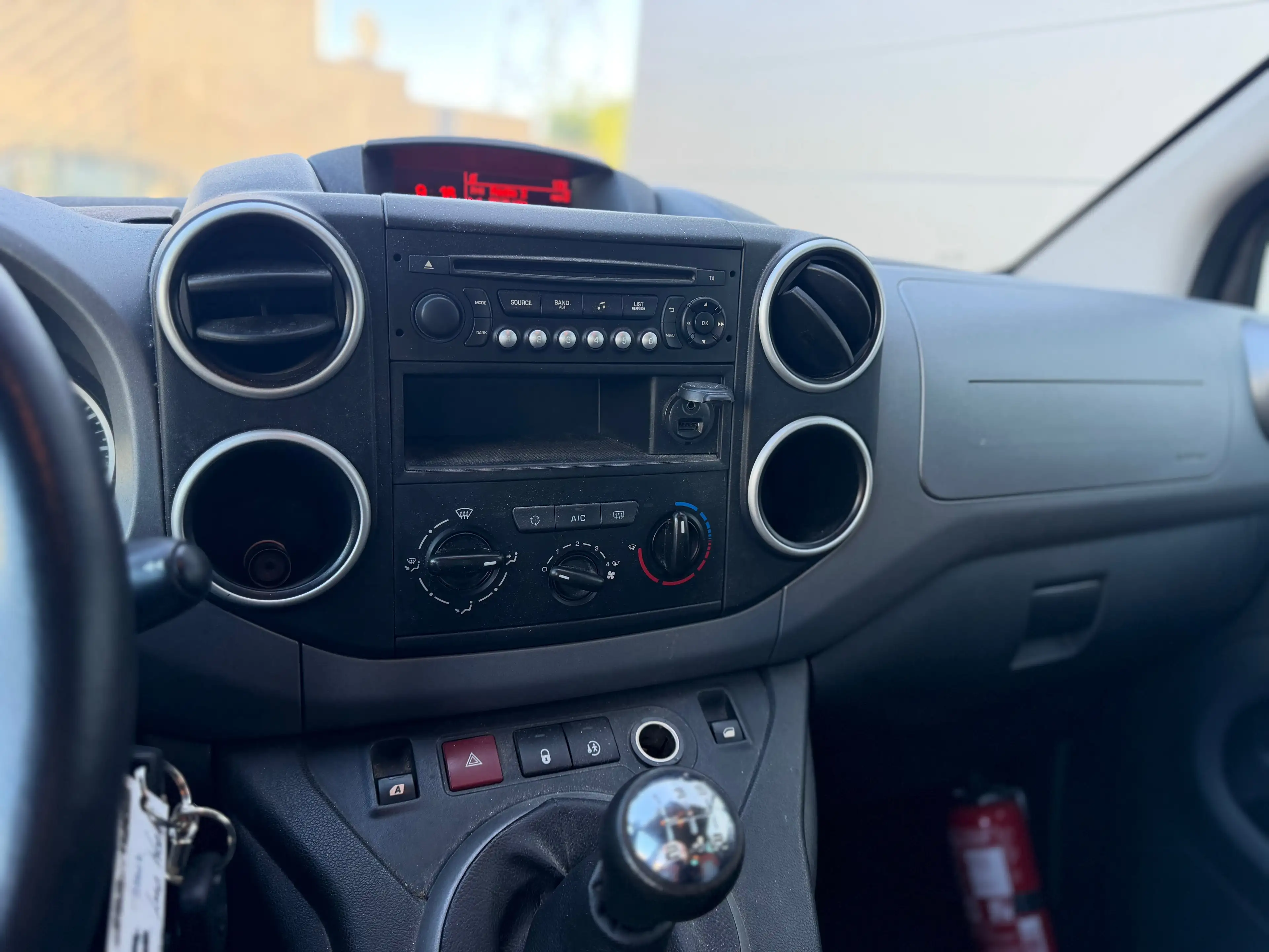 Peugeot Partner Partner Tepee 1.6 BlueHDi Style S — photo 7