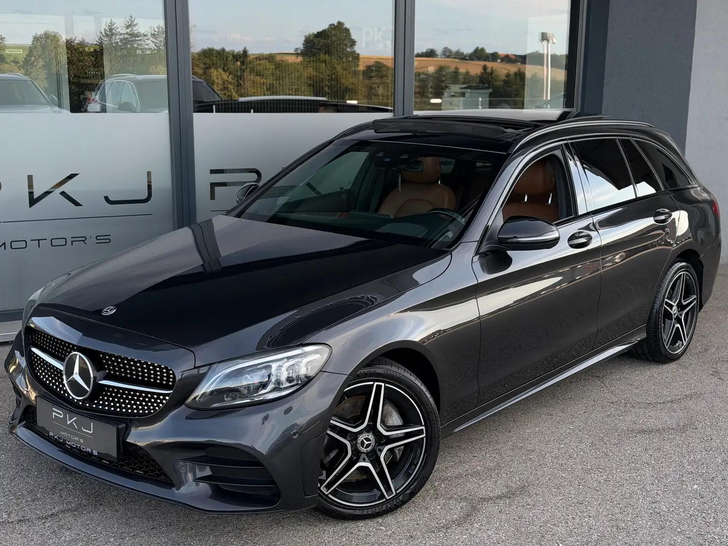 Mercedes-Benz C 300 C 300 d AMG-Line 4Matic PANO/LED/MEMORY/LEDER/RFK Grau - 1