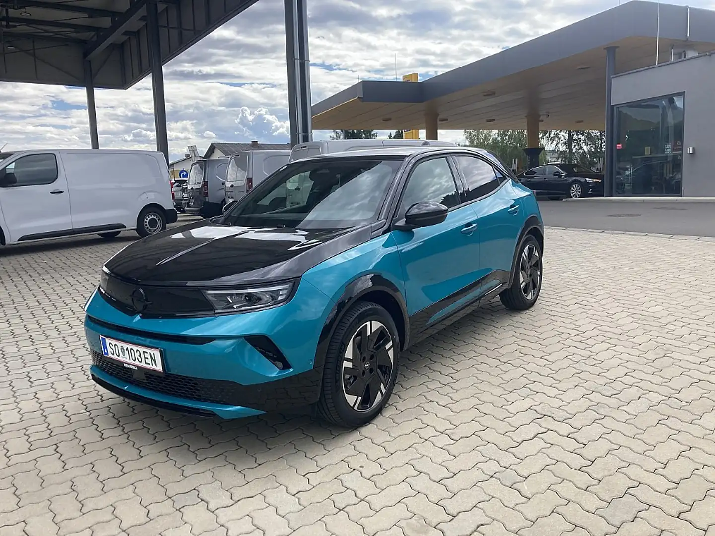 Opel Mokka-E Mokka-e Elektromotor 54kWh - 1Phasig 115 kW GS Grün - 1