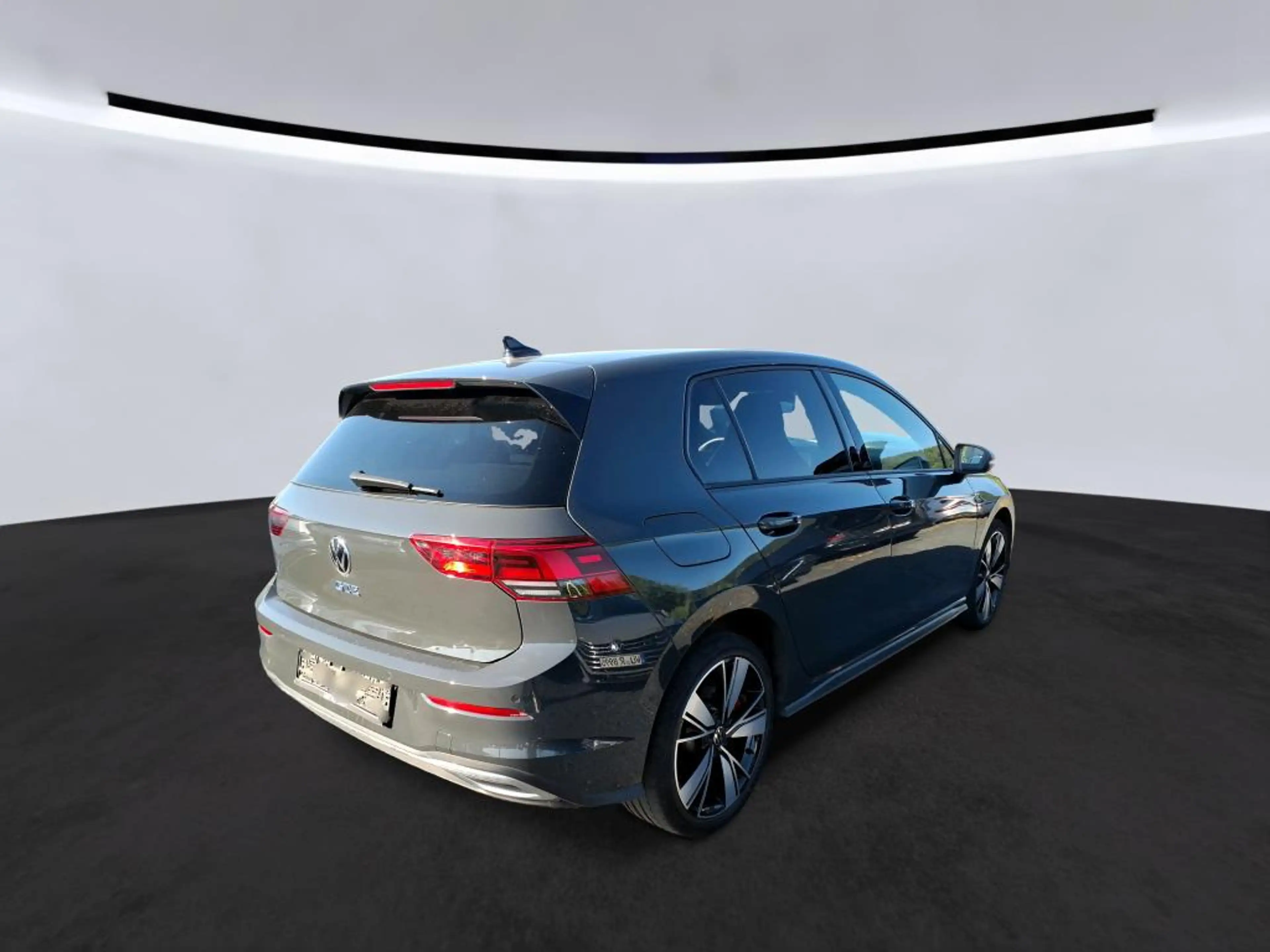 Volkswagen Golf GTE 1.4 TSI DSG eHybrid Business Pre. — photo 5