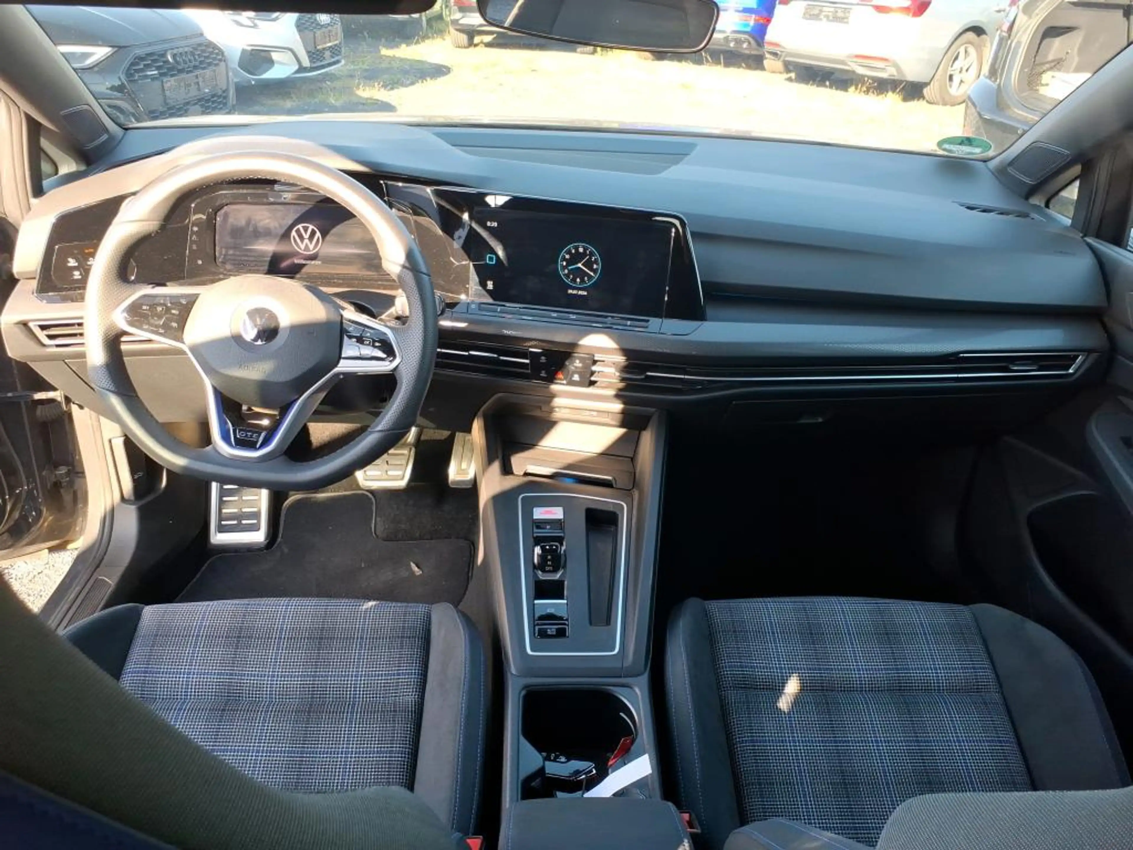 Volkswagen Golf GTE 1.4 TSI DSG eHybrid Business Pre. — photo 6