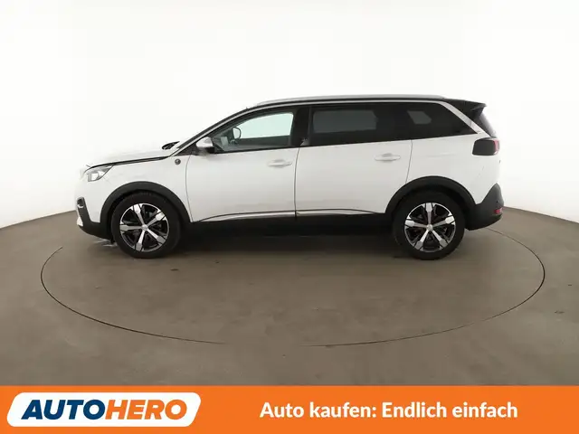 Peugeot 5008 view 3