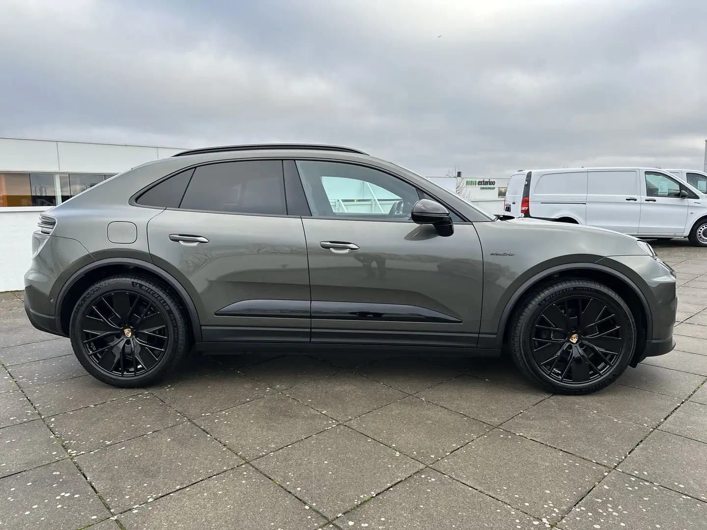 Porsche Macan 4ELEK/21"/PANODAK/TREKH/LEDER/AVENTURIENGROEN Vert - 2